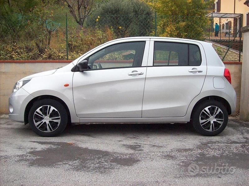 Usata Suzuki Celerio 68 CV (50 kW) 2017 Grigio Utilitaria