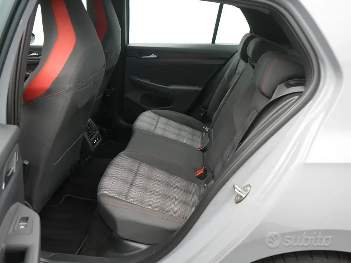 Usata VW Golf VIII GTI 245 CV (180 kW) 2022 Grigio Berlina