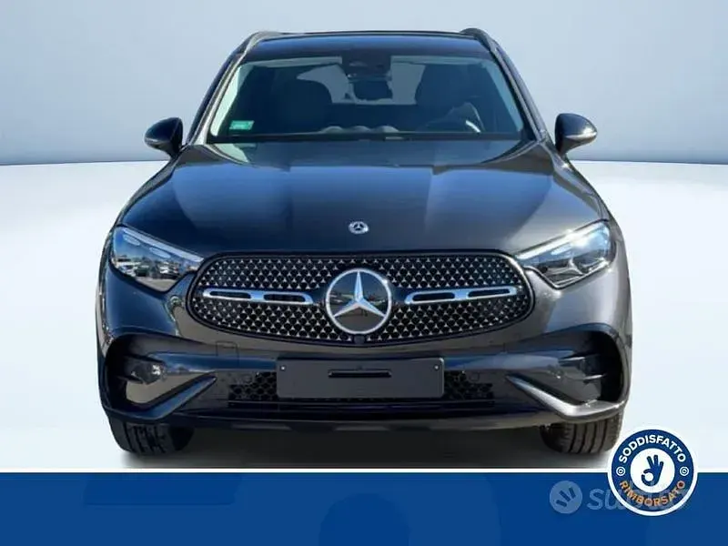 Nuova Mercedes GLC300e AMG 2026 Grigio SUV