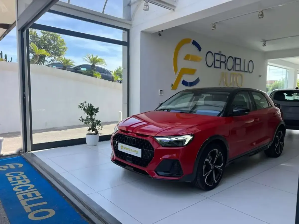 Usata Audi A1 116 CV (85 kW) 2024 Rosso/nero metallizzato SUV