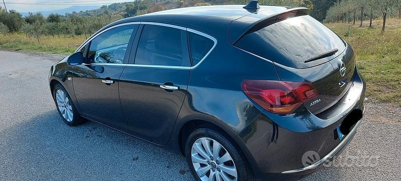 Usata Opel Astra 120 CV (88 kW) 2013 Berlina
