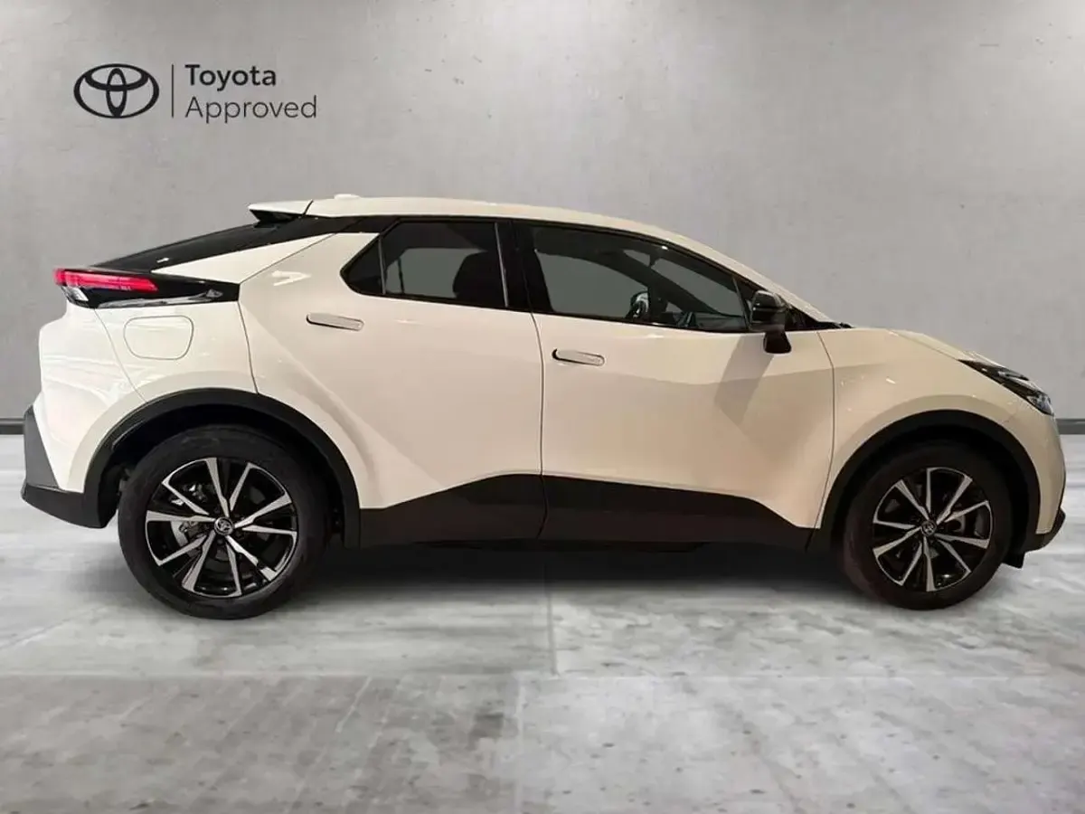 Usata Toyota C-HR Eco 223 CV (164 kW) 2024 Super white SUV
