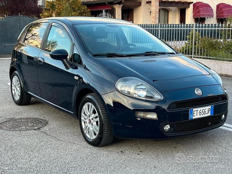Usata Fiat Punto 75 CV (55 kW) 2015 Blu Utilitaria