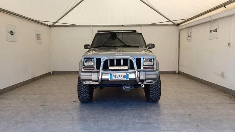 Usata Jeep Cherokee Sport 116 CV (85 kW) 2001 Grigio SUV