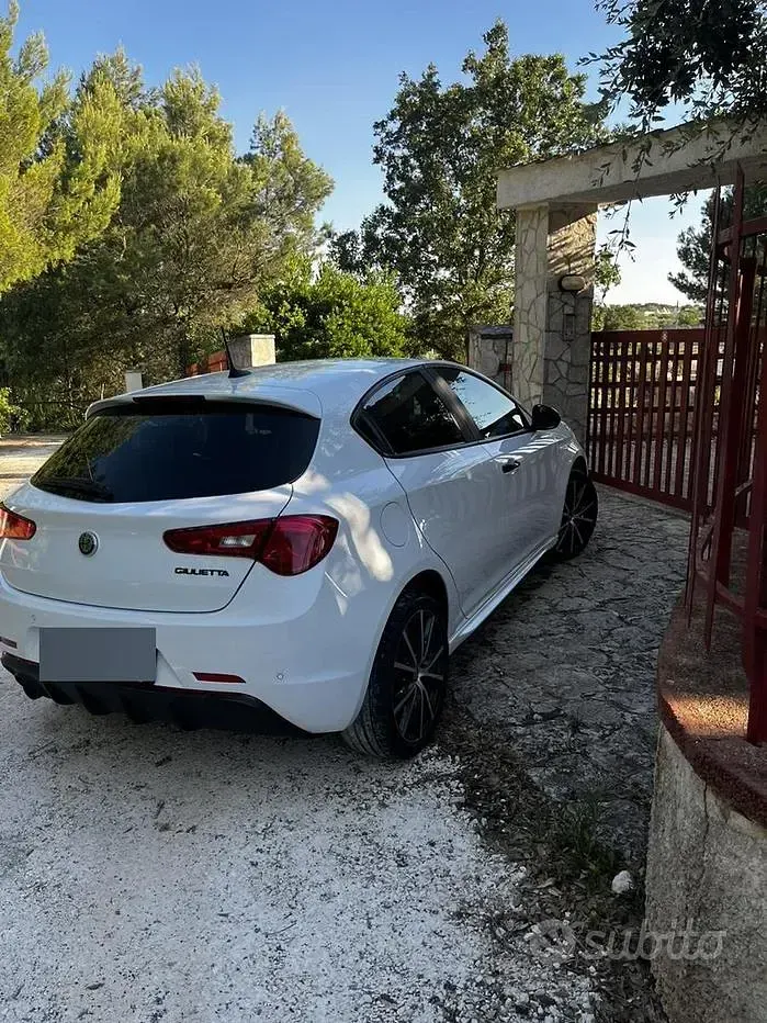Usata Alfa Romeo Giulietta 120 CV (88 kW) 2020 Bianco Utilitaria