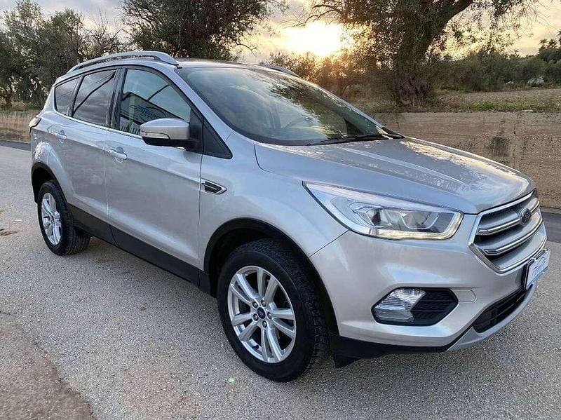 Usata Ford Kuga Business Edition 120 CV (88 kW) 2019 Argento SUV