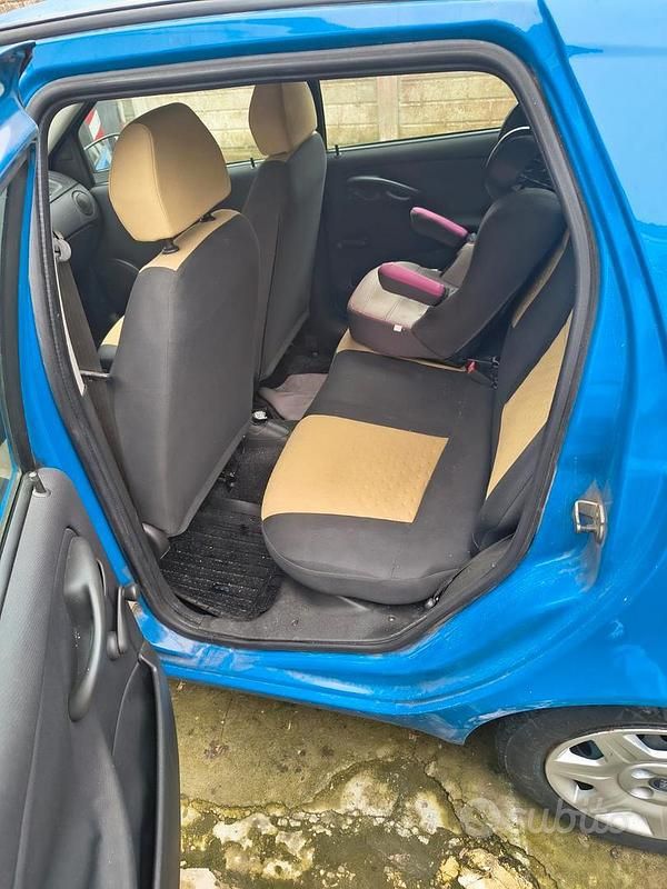 Usata Fiat Punto 2005 Blu Utilitaria