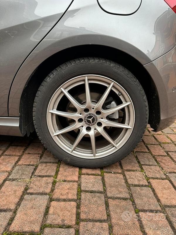 Usata Mercedes A180 122 CV (89 kW) 2017 Berlina