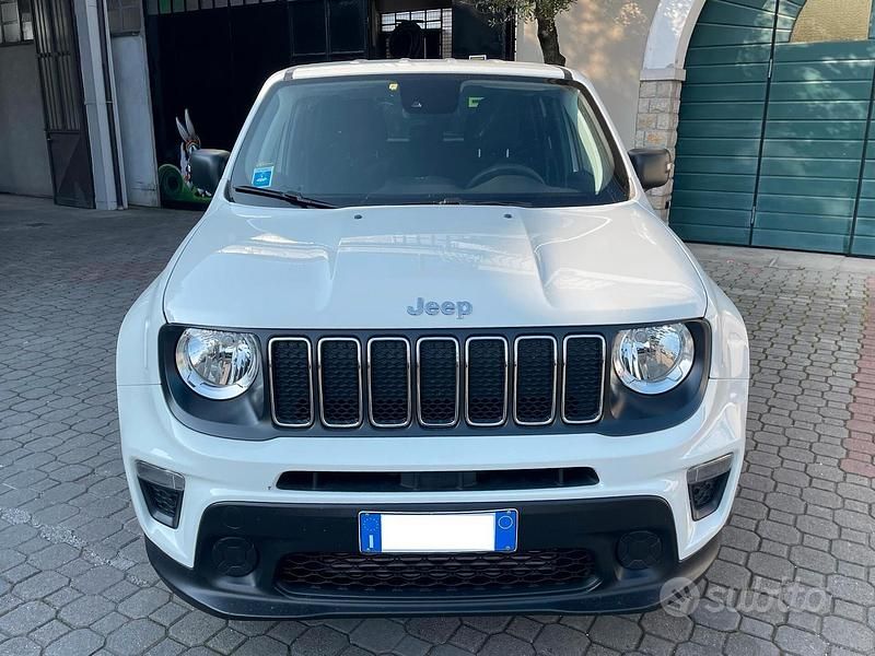 Usata Jeep Renegade Sport 120 CV (88 kW) 2019 Alpine white SUV
