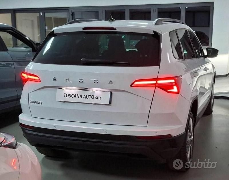 Begagnad Skoda Karoq Executive 116 HK (85 kW) 2023 Grå SUV