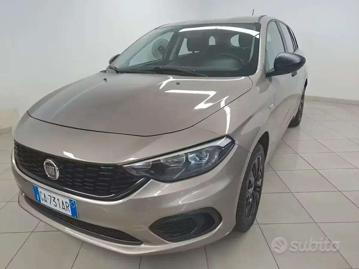 Usata Fiat Tipo Business 95 CV (69 kW) 2020 Marrone Station wagon