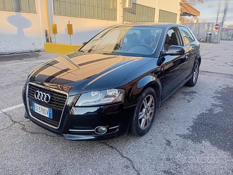 Usata Audi A3 105 CV (77 kW) 2011 Nero Utilitaria