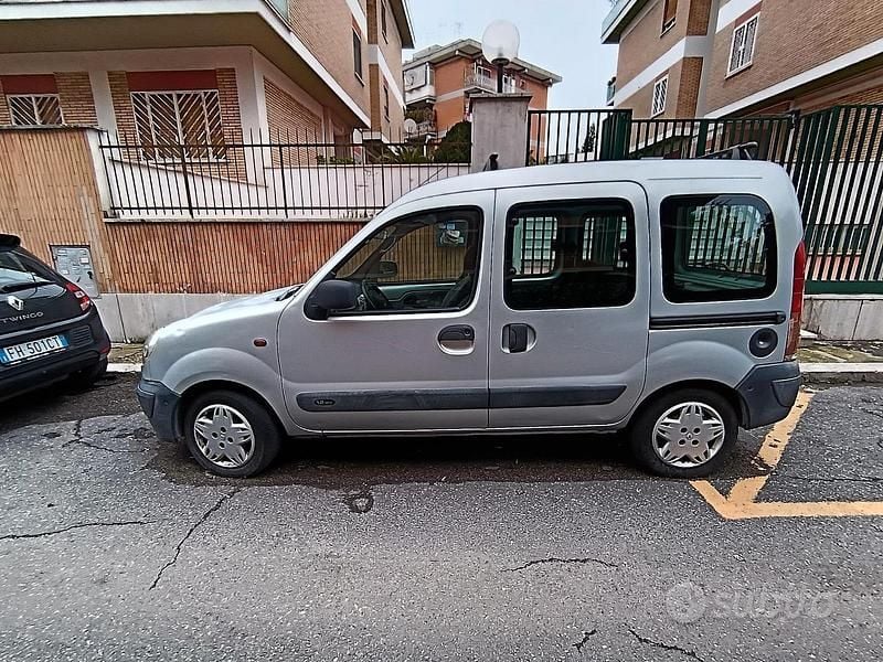 Usata Renault Kangoo 2004 Grigio Monovolume