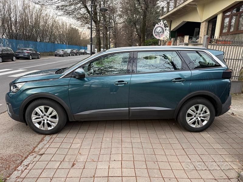 Usata Peugeot 5008 Business-Line 131 CV (96 kW) 2019 Verde SUV
