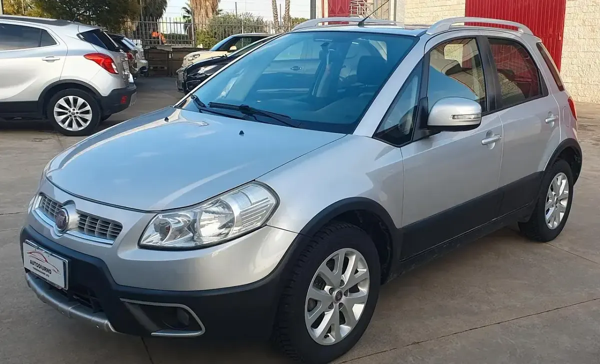 Usata Fiat Sedici Emotion 135 CV (99 kW) 2014 Argento SUV