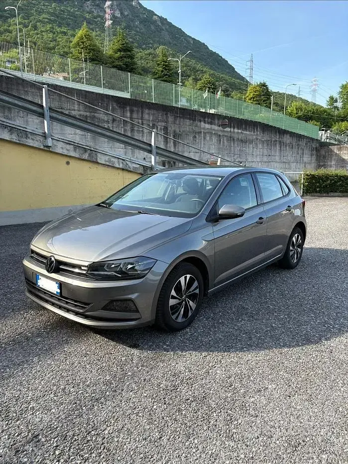 Usata VW Polo 95 CV (69 kW) 2021 Grigio Utilitaria