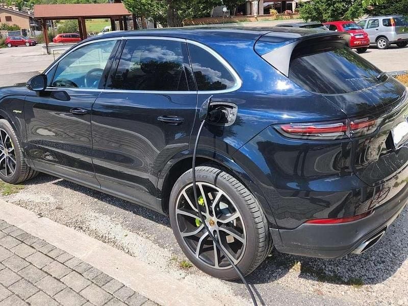 Usata Porsche Cayenne 340 CV (250 kW) 2020 Blu/azzurro SUV