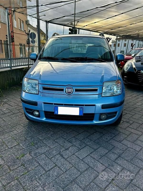 Usata Fiat Panda Dynamic 60 CV (44 kW) 2010 Blu Utilitaria