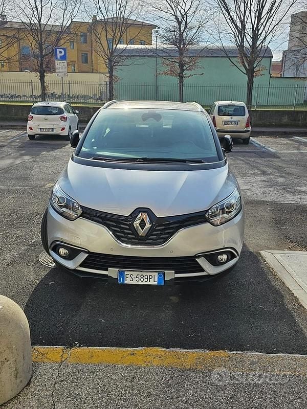 Usata Renault Grand Scénic IV 110 CV (80 kW) 2019 Grigio Monovolume