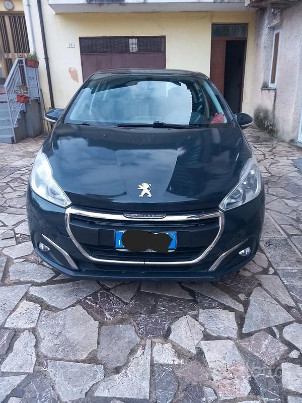 Usata Peugeot 208 2016 Nero Utilitaria