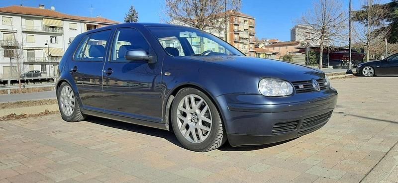 Usata VW Golf IV Highline 173 CV (127 kW) 2000 Berlina