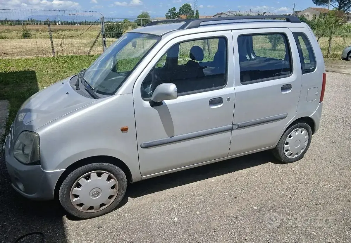 Usata Opel Agila 60 CV (44 kW) 2005 Grigio Monovolume