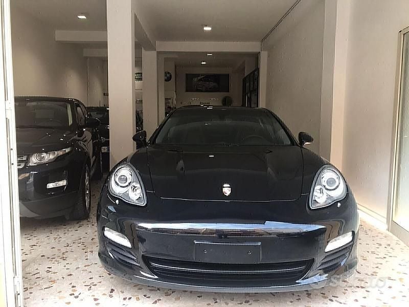 Usata Porsche Panamera Platinum Edition 250 CV (183 kW) 2012 Nero Utilitaria