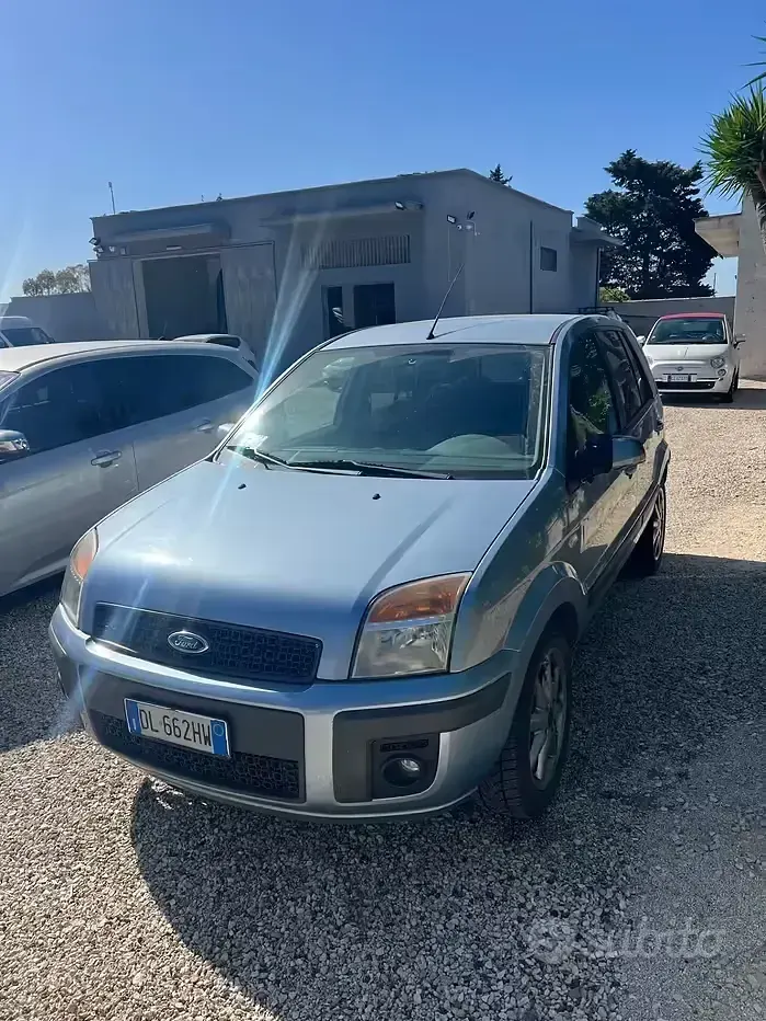 Usata Ford Fusion 68 CV (50 kW) 2007 Blu Utilitaria