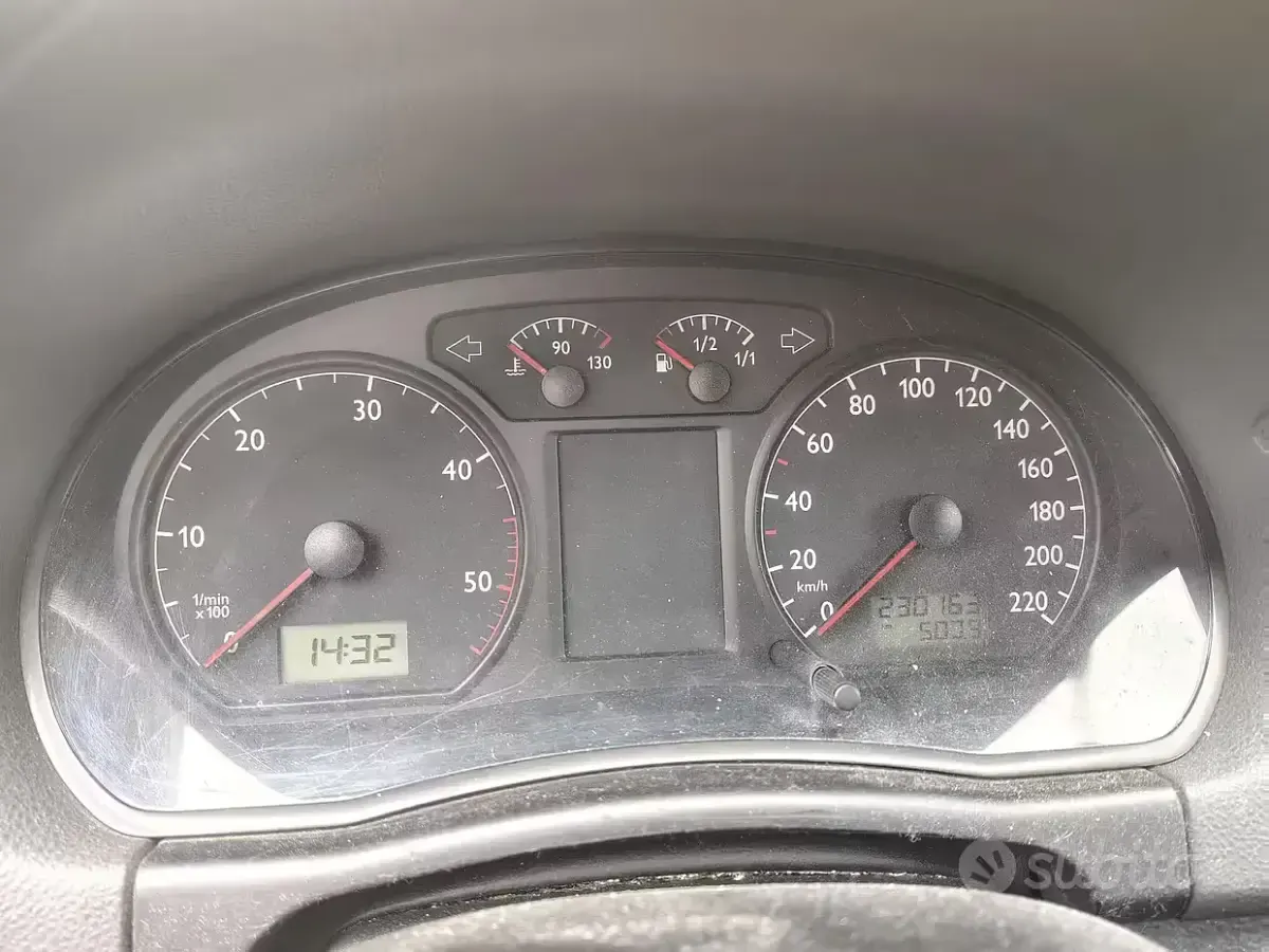Usata VW Polo 75 CV (55 kW) 2005 Grigio Utilitaria