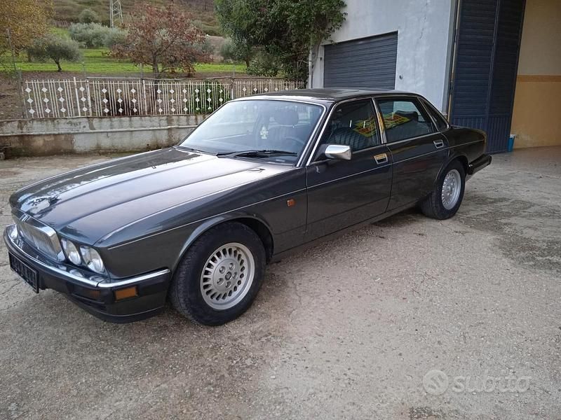 Usata Jaguar XJ6 200 CV (147 kW) 1991 Grigio Berlina