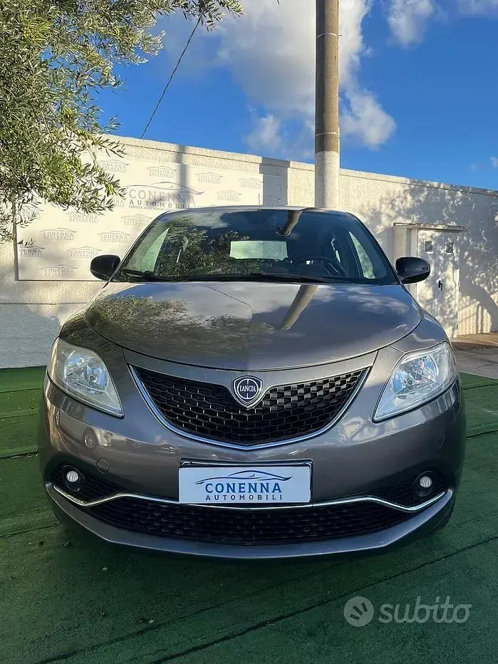 Usata Lancia Ypsilon Silver 80 CV (58 kW) 2017 Grigio Utilitaria