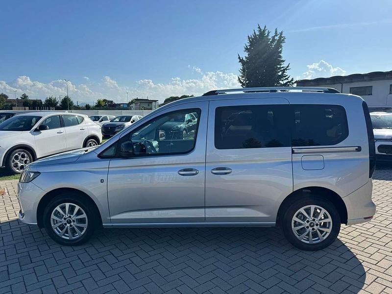 Usata Ford Tourneo Connect 122 CV (89 kW) 2023 Argento Monovolume