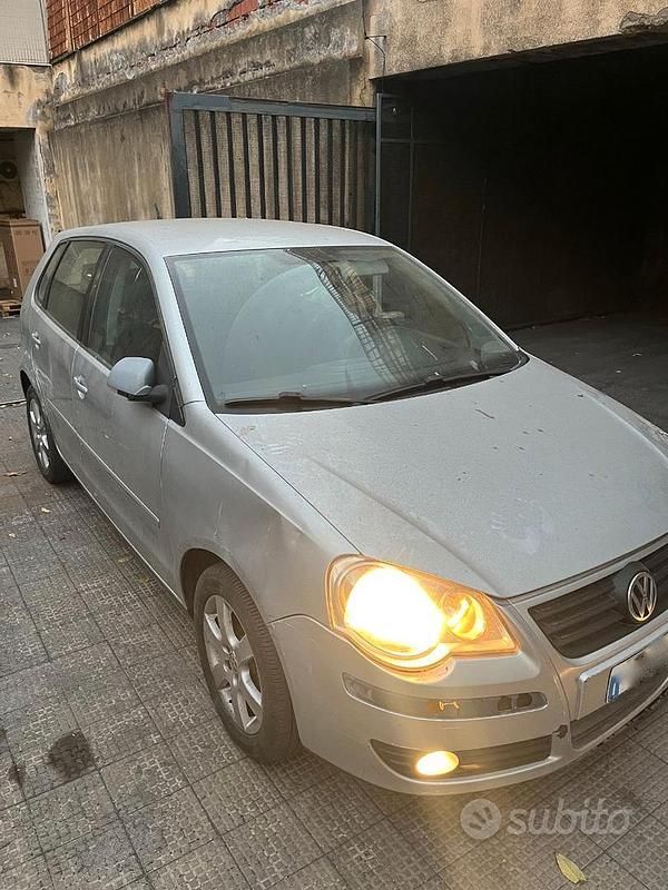 Usata VW Polo 54 CV (39 kW) 2005 Grigio Berlina