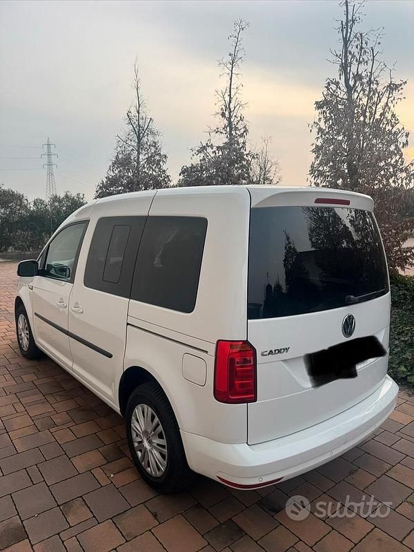Usata VW Caddy 102 CV (75 kW) 2019 Bianco Monovolume