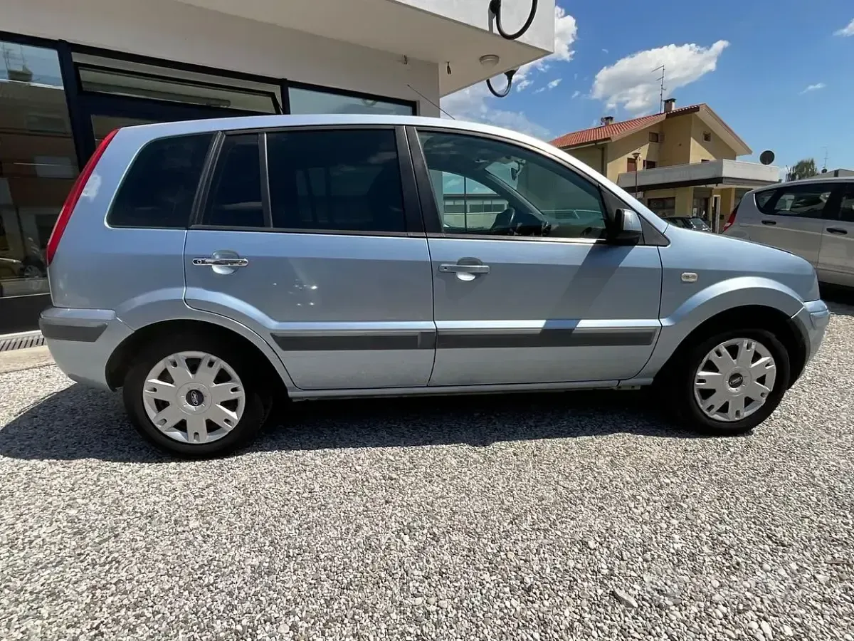 Usata Ford Fusion 80 CV (58 kW) 2008 Blu Utilitaria