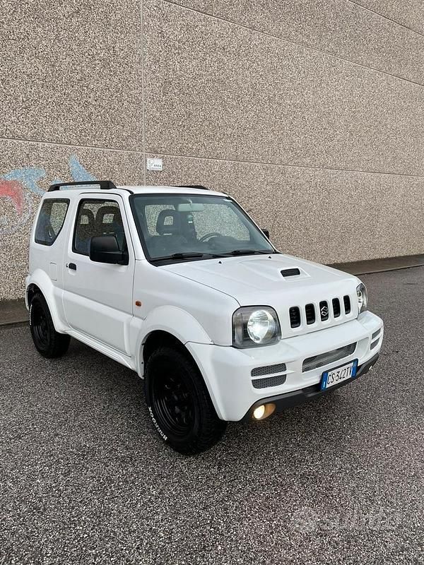 Usata Suzuki Jimny 82 CV (60 kW) 2004 Bianco SUV