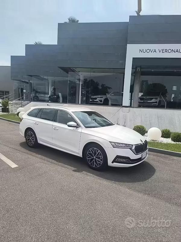Usata Skoda Octavia 130 CV (95 kW) 2024 Bianco Station wagon