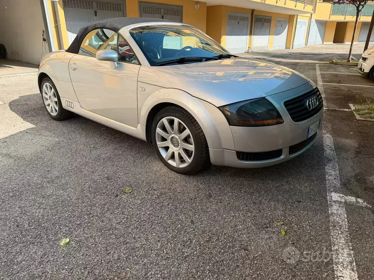 Usata Audi TT Roadster 179 CV (131 kW) 2000 Grigio Cabrio