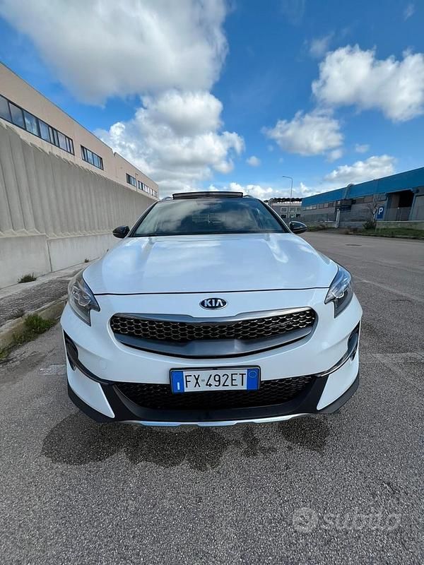 Usata Kia XCeed 136 CV (100 kW) 2019 Bianco SUV