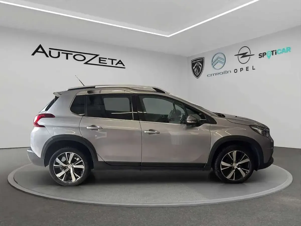 Usata Peugeot 2008 Allure 102 CV (75 kW) 2019 Grigio SUV