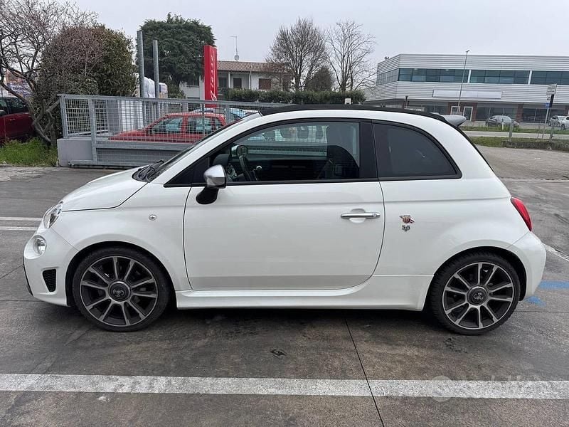Usata Abarth 595C Turismo 165 CV (121 kW) 2021 Bianco Cabrio