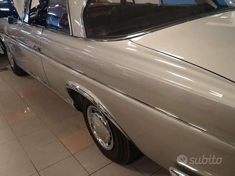 Usata Mercedes 300 SE 170 CV (125 kW) 1964 Argento Coupé