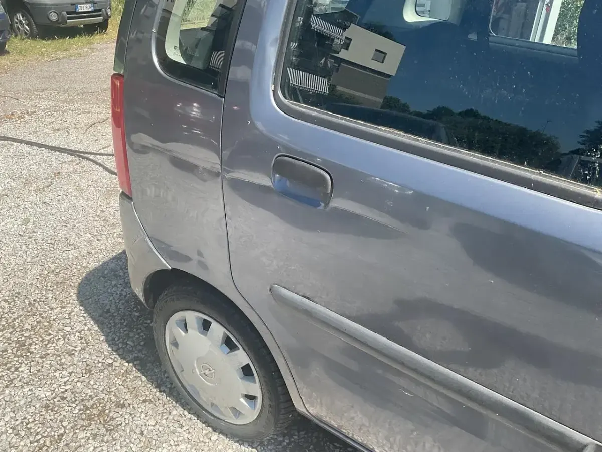 Usata Opel Agila Club 60 CV (44 kW) 2006 Argento Monovolume