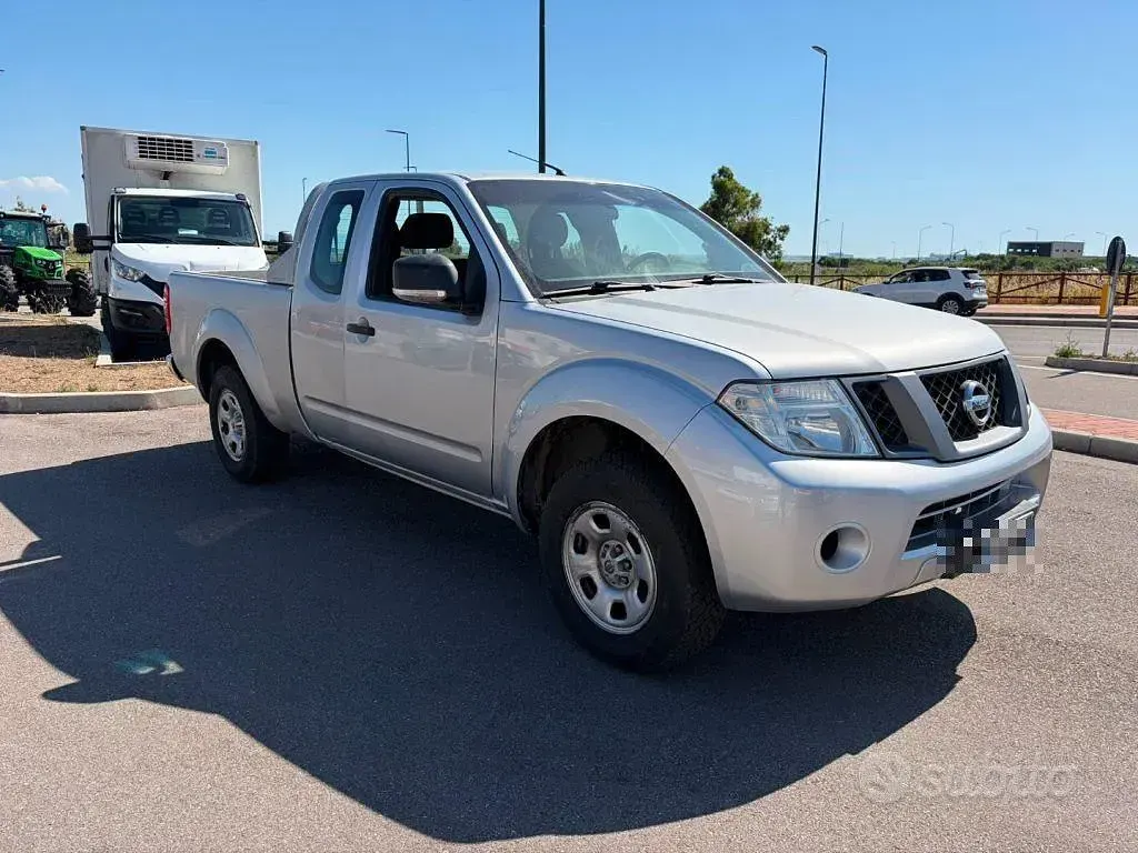 Usata Nissan Navara 144 CV (105 kW) 2014 Grigio Pick-up