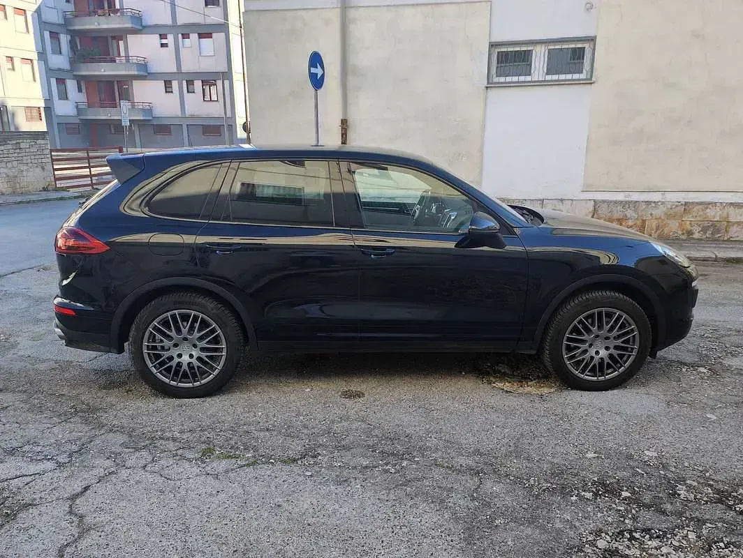 Usata Porsche Cayenne 245 CV (180 kW) 2016 Nero SUV