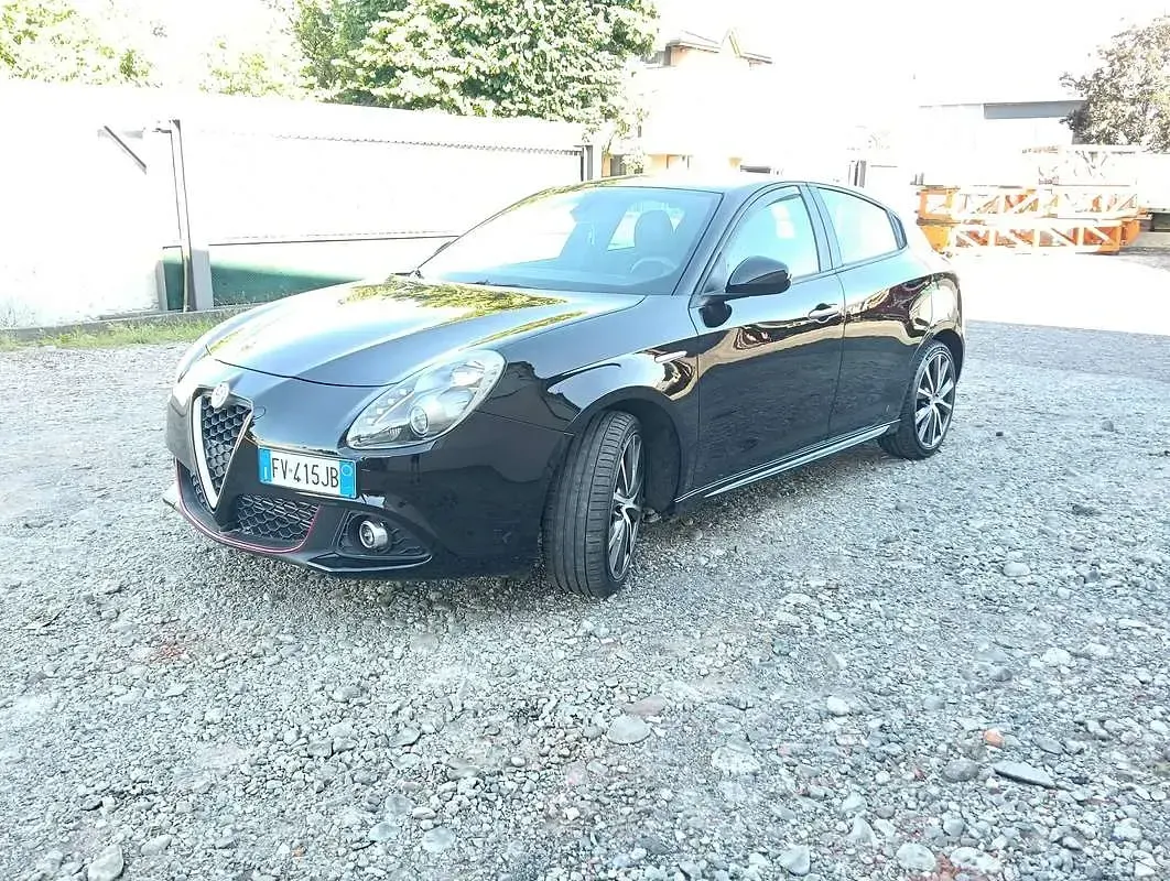 Usata Alfa Romeo Giulietta 120 CV (88 kW) 2019 Nero Utilitaria