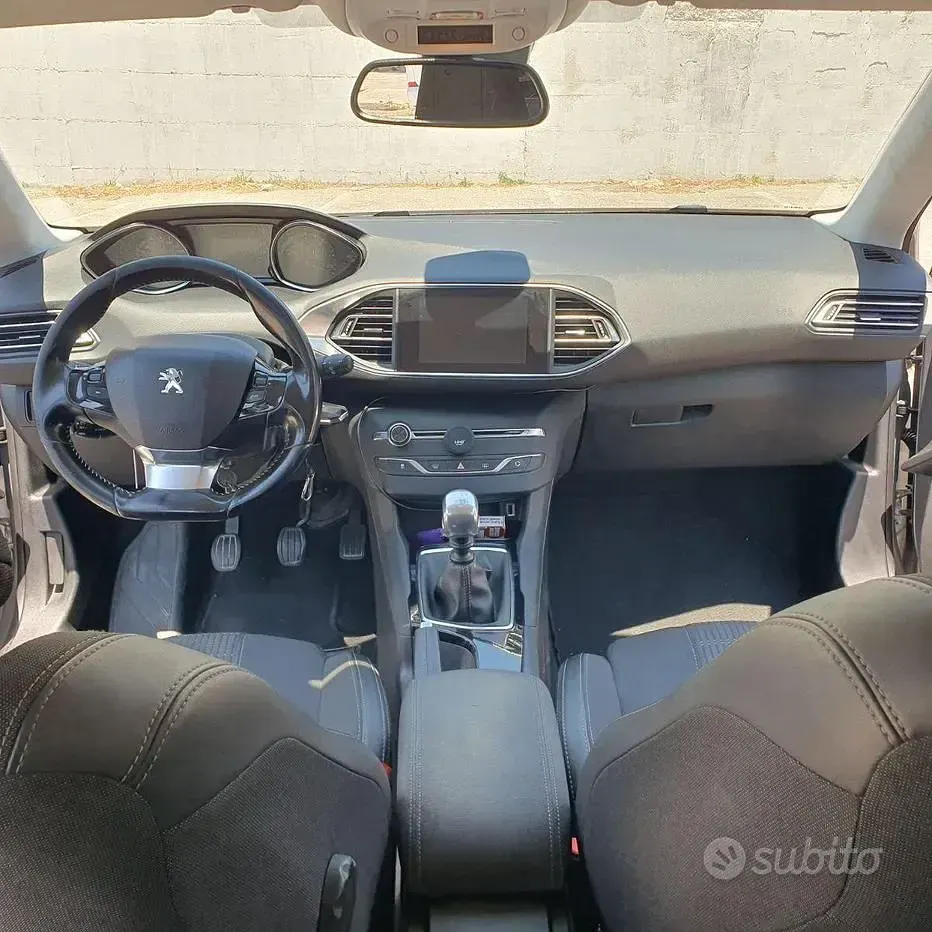 Usata Peugeot 308 2018 Grigio Berlina