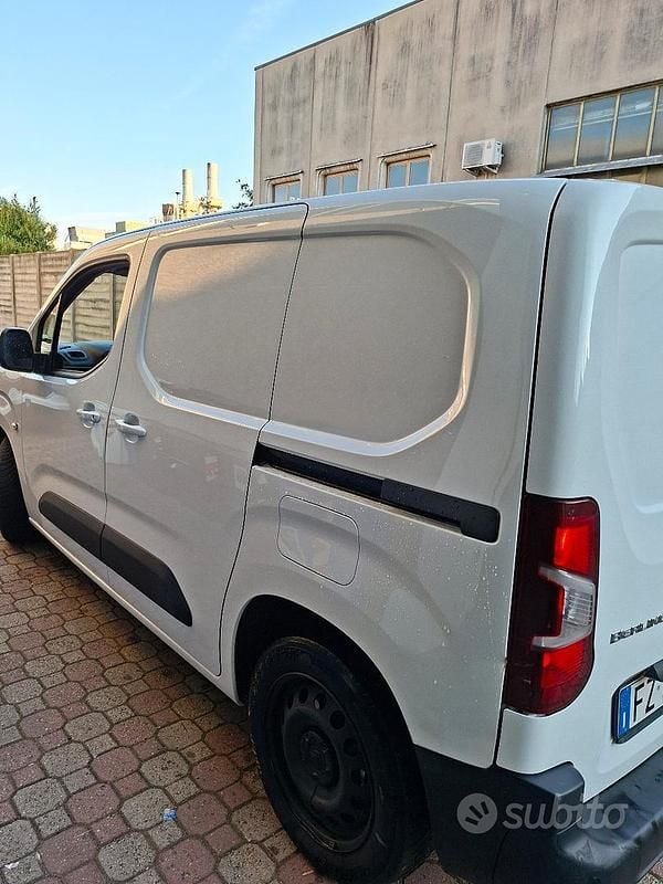 Usata Citroën Berlingo 130 CV (95 kW) 2019 Bianco Monovolume