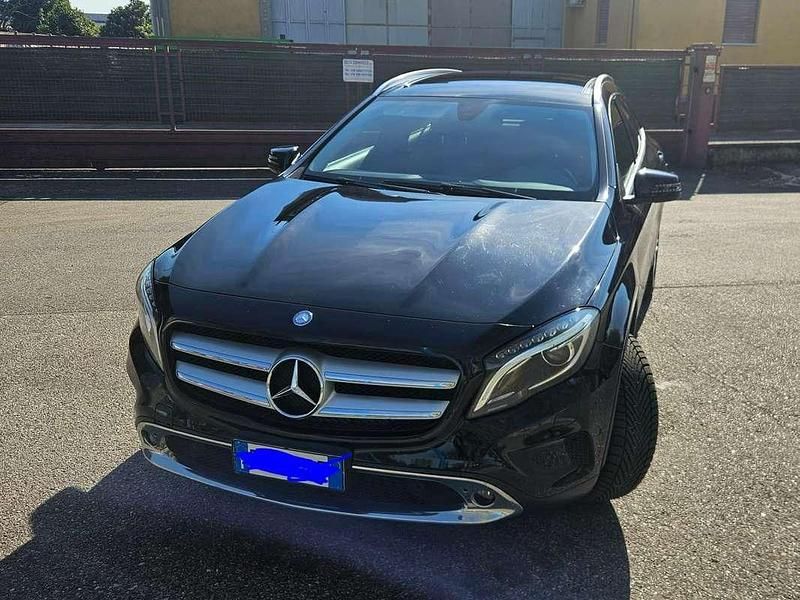 Usata Mercedes GLA220 177 CV (130 kW) 2016 Nero SUV