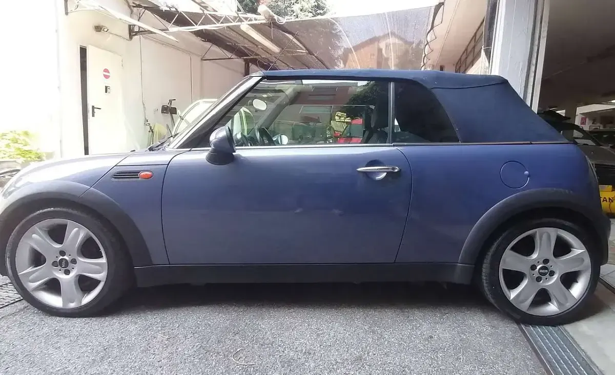Usata Mini Cooper Cabriolet 116 CV (85 kW) 2004 Blu/azzurro Cabrio